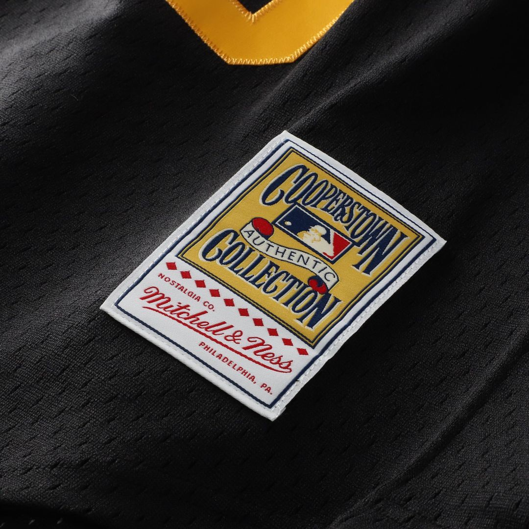 Pittsburgh Pirates Willie Stargell | Mitchell & Ness Black Cooperstown Collection Big & Tall Mesh Batting Practice Jersey